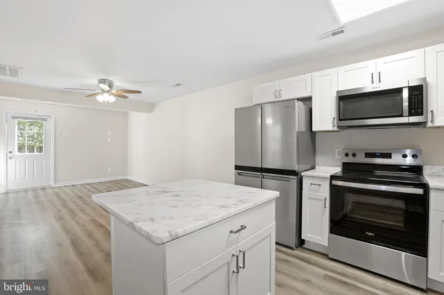 $1,995 | 442 Bridgewater Street, Unit B, Fredericksburg, VA 22401