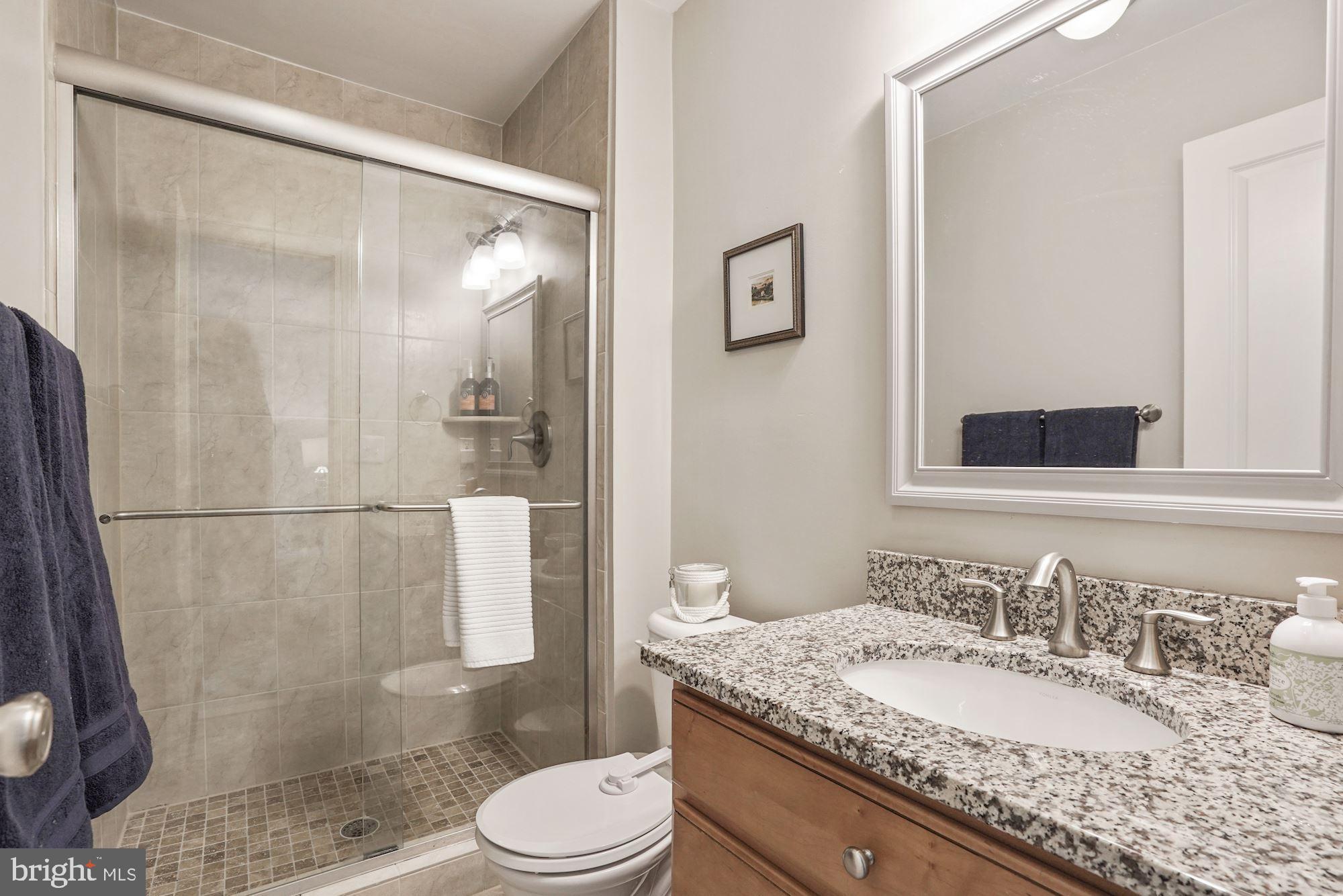 2181 Pond View Court Reston, VA 20191 - Photo 22 of 34 PRIMARY BATHROOM