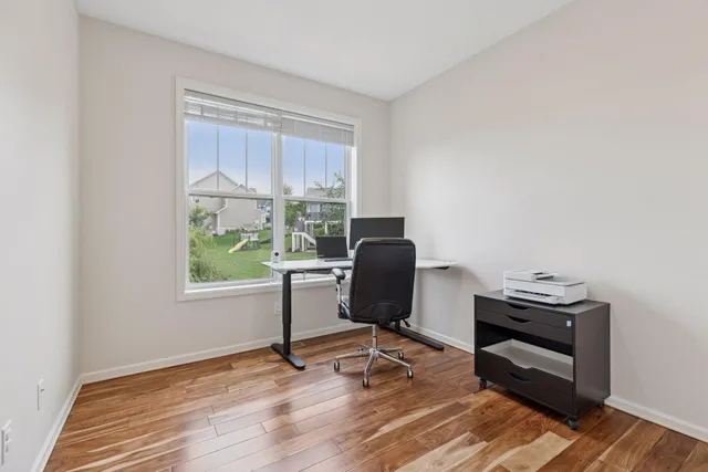 $930,000 | 5275 Niagara Lane, Plymouth, MN 55446