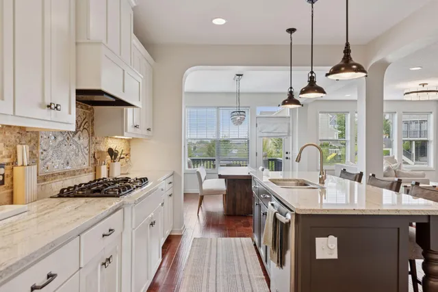 $930,000 | 5275 Niagara Lane, Plymouth, MN 55446