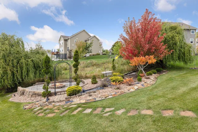 $930,000 | 5275 Niagara Lane, Plymouth, MN 55446