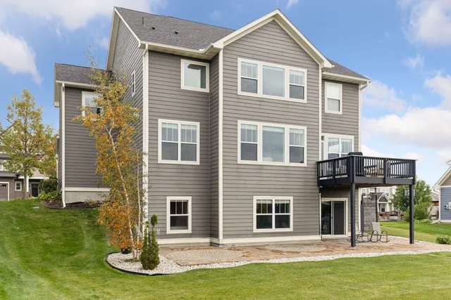 $930,000 | 5275 Niagara Lane, Plymouth, MN 55446
