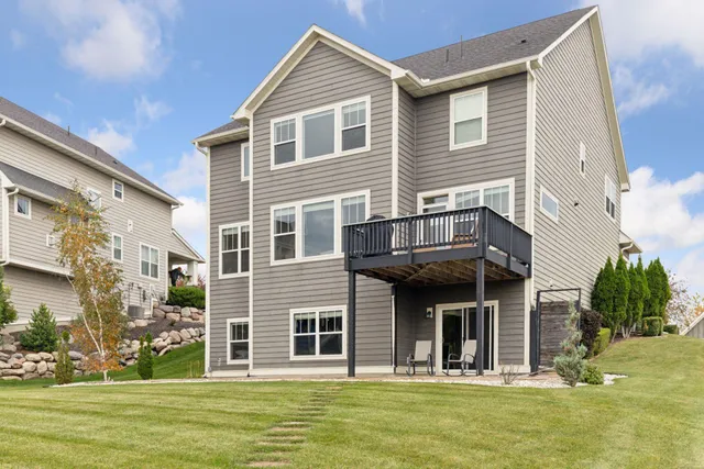 $930,000 | 5275 Niagara Lane, Plymouth, MN 55446