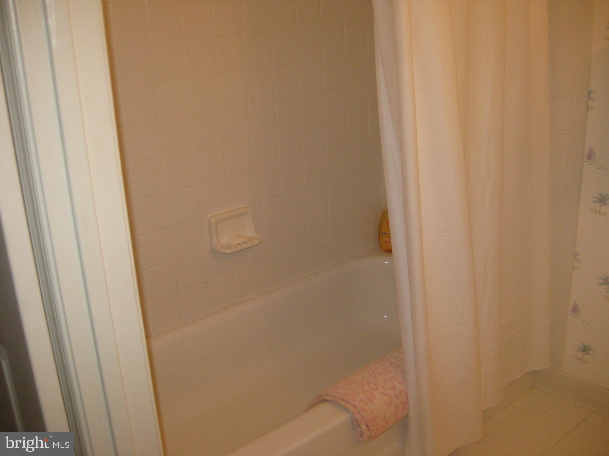 825 Runabout Loop Solomons, MD 20688 - Photo 2 of 13 hall Bath