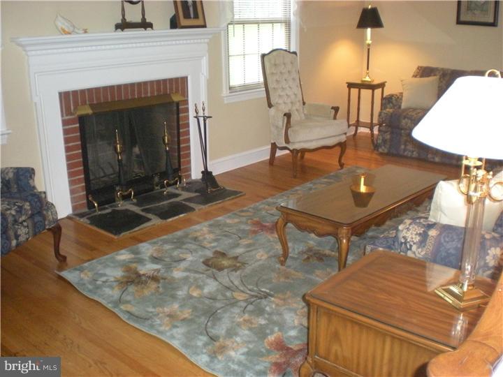 9 Plush Mill Road Wallingford, PA 19086 - Photo 8 of 25 Living Room