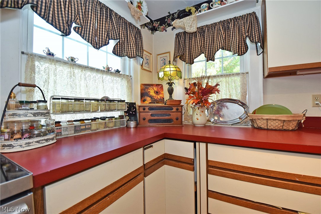15611 Fernway Road Cleveland, OH 44120 - Photo 18 of 32 Gallery Image 18
