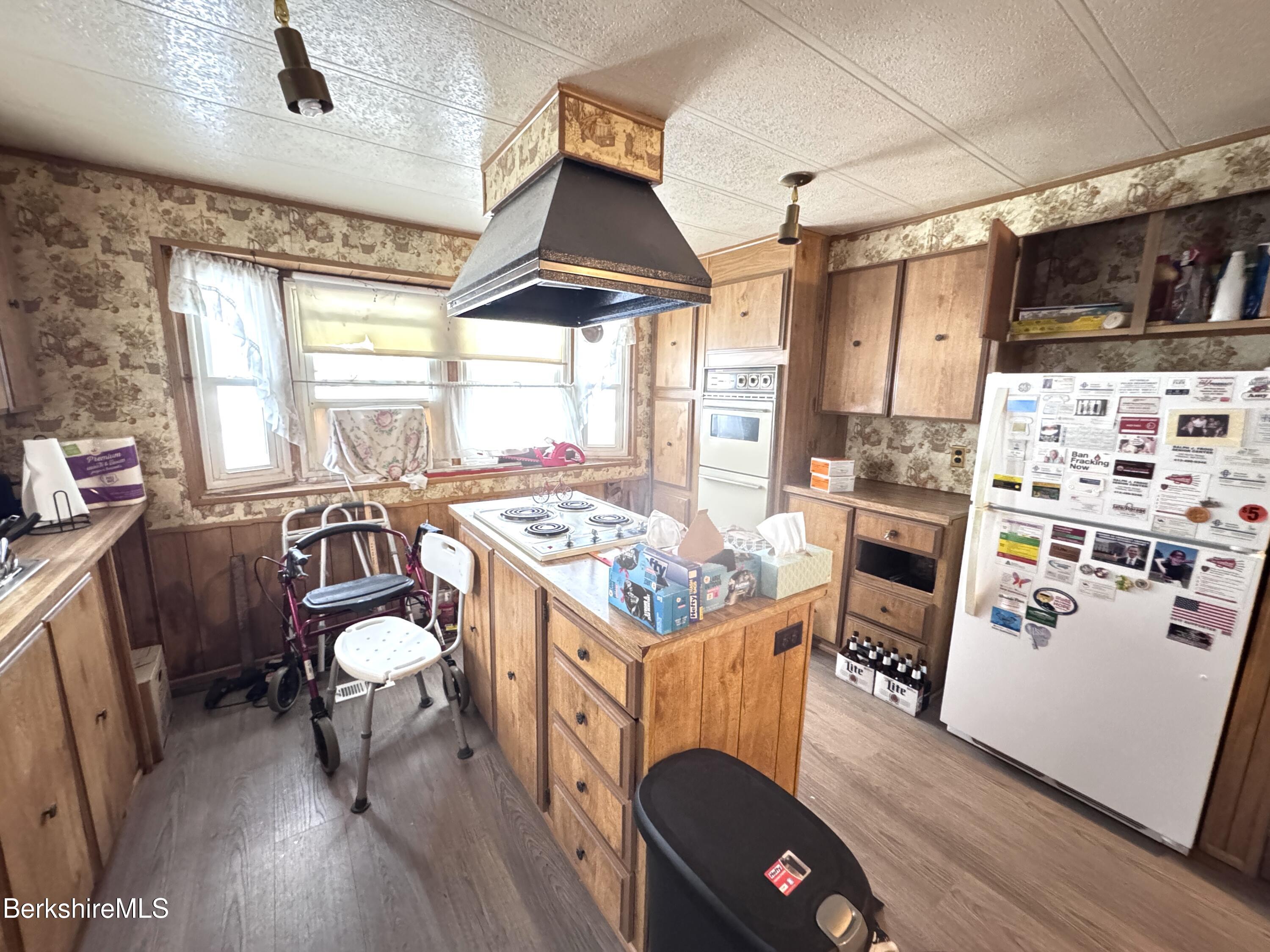 245 Cheshire Road, Unit 54 Pittsfield, MA 01201 - Photo 4 of 16 Kitchen