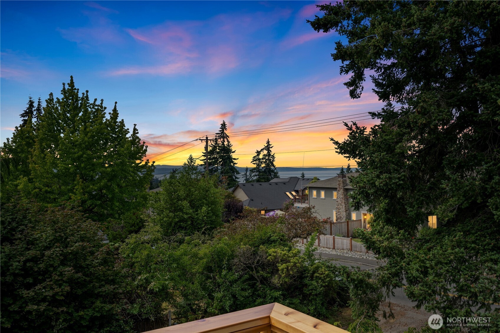9808 224th Street Southwest Edmonds, WA 98020 - Photo 4 of 37