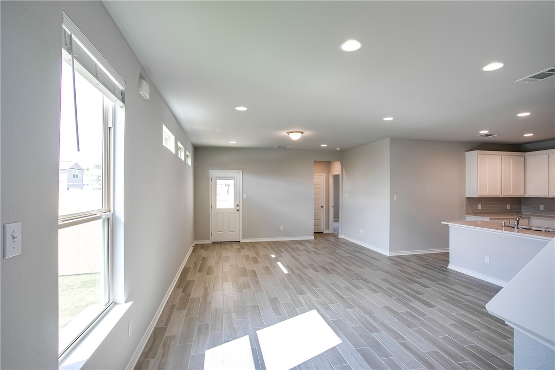216 Batjac Alley Jarrell, TX 76537 - Photo 5 of 30