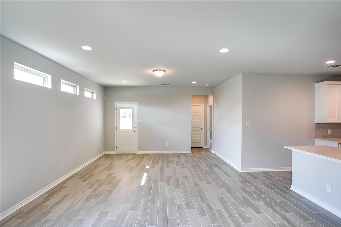 216 Batjac Alley Jarrell, TX 76537 - Photo 6 of 30