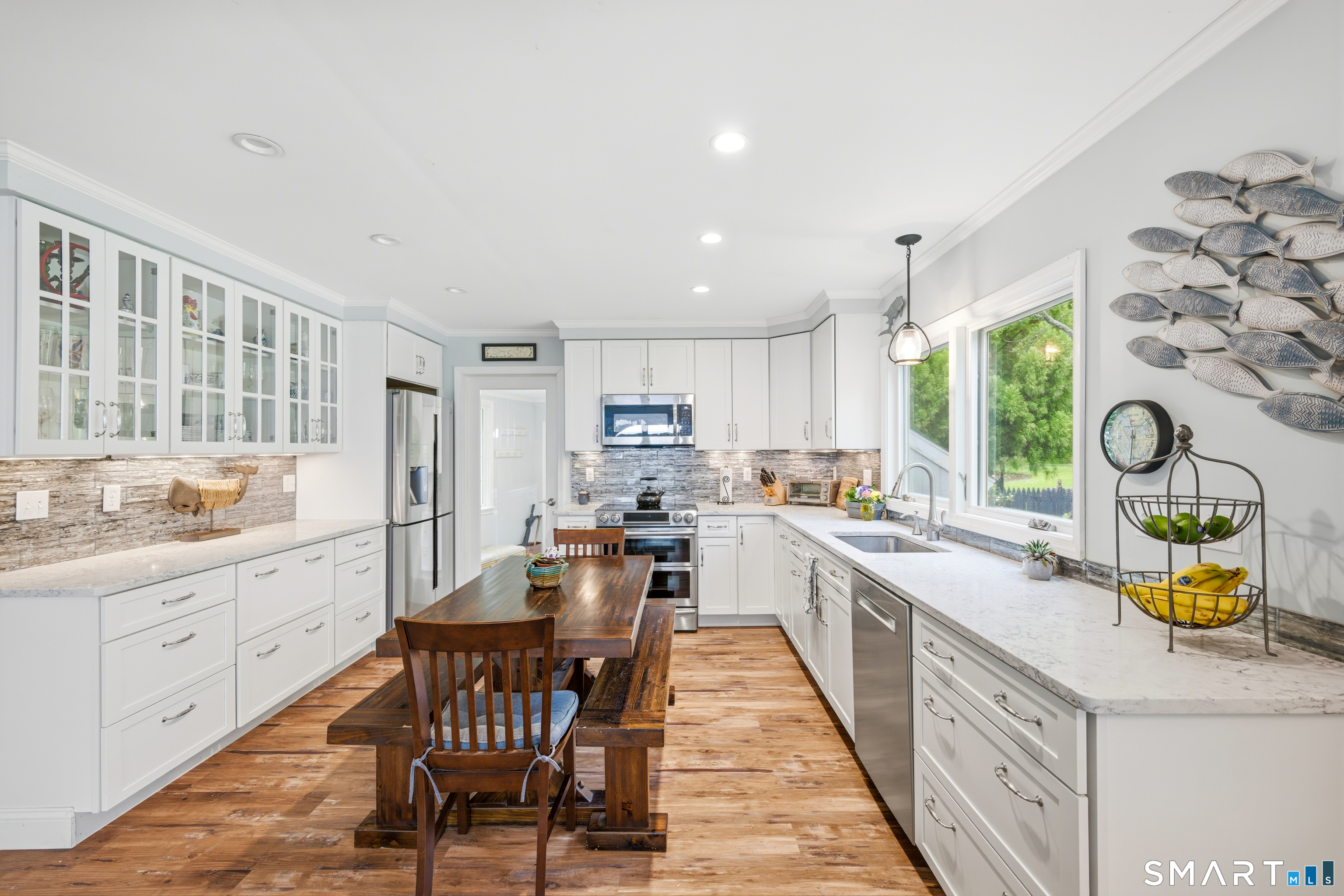49 River Road Essex, CT 06426 - Photo 11 of 33 Updated eat in kitchen