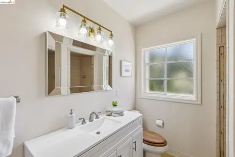 $739,000 | 2380 Leimert Boulevard, Oakland, CA 94602