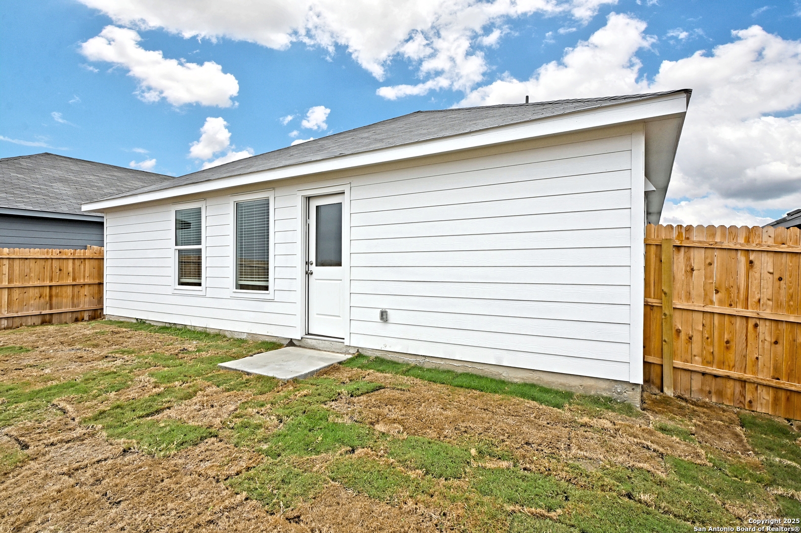 3817 Low Tide Seguin, TX 78155 - Photo 22 of 24 a bathroom with a sink and shower