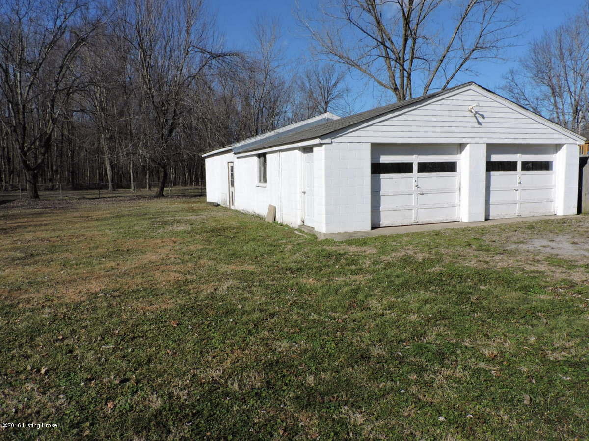 1111 Penile Road Louisville, KY 40272 - Photo 20 of 26 Garage with Addition
