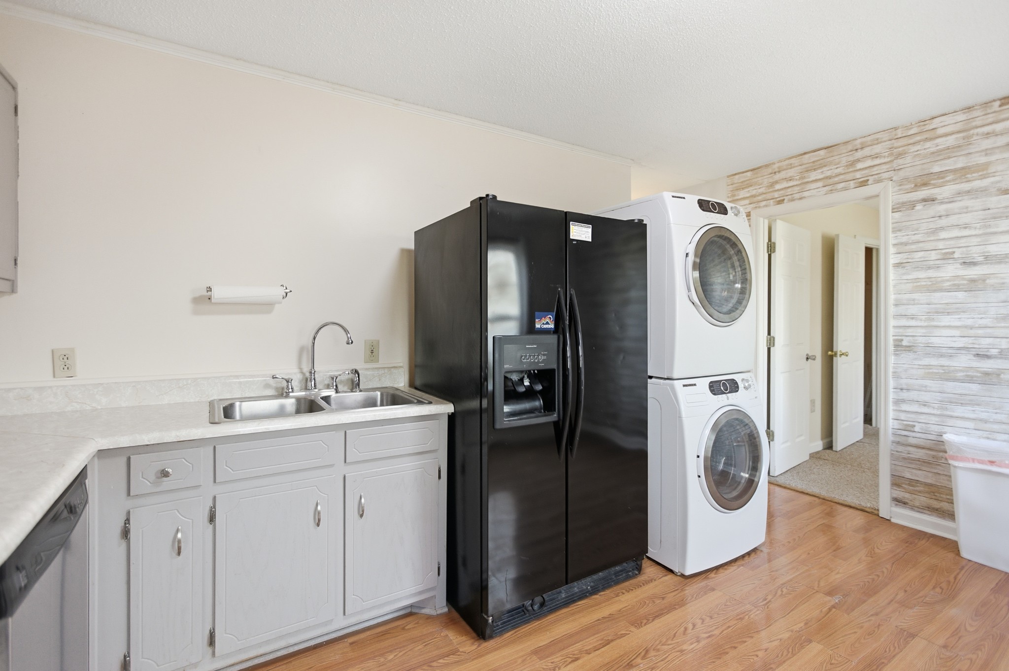 206 Weaver Street Tullahoma, TN 37388 - Photo 11 of 40 a utility room with dryer and washer