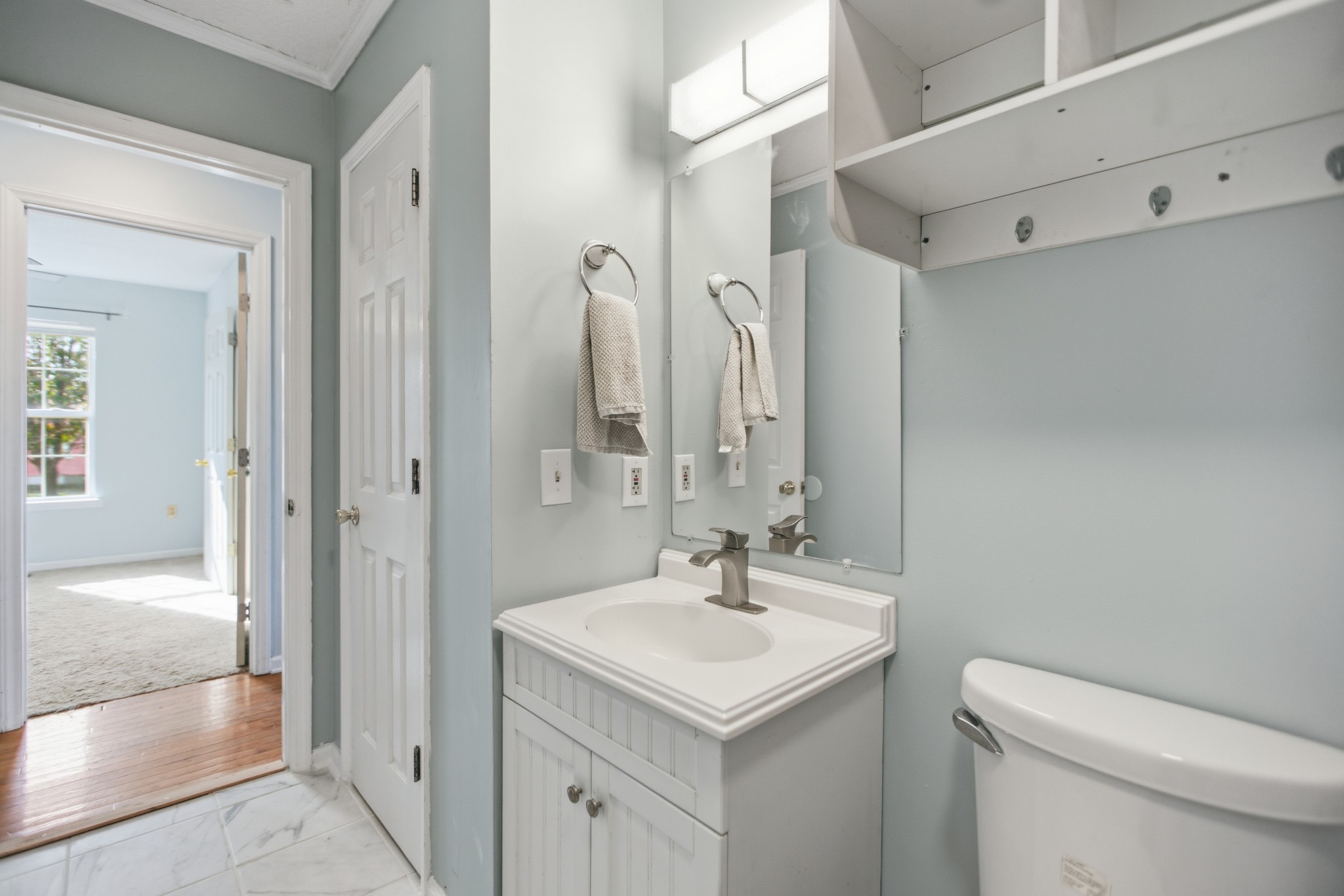 206 Weaver Street Tullahoma, TN 37388 - Photo 19 of 40 a bathroom with a sink toilet and shower
