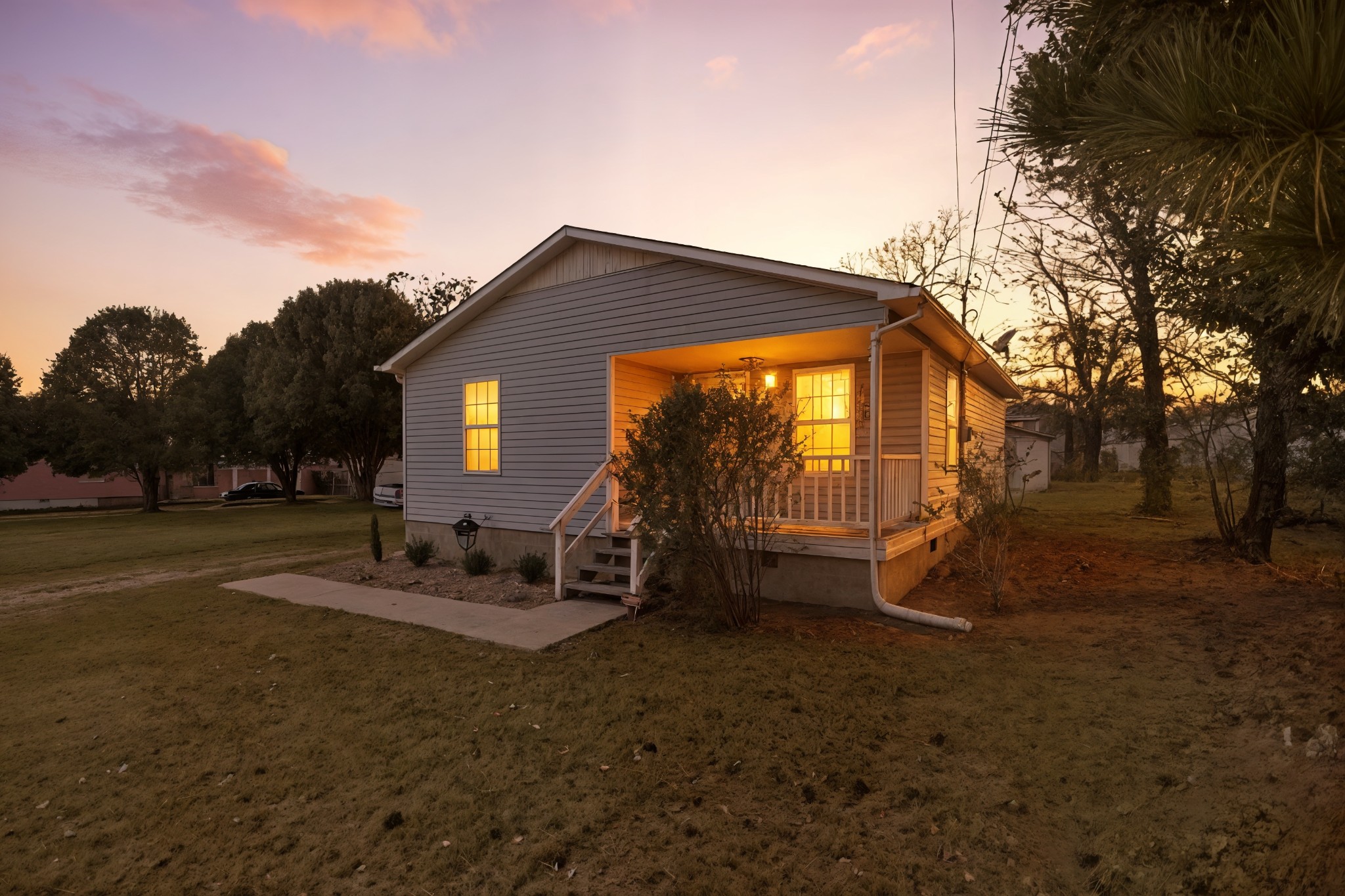 206 Weaver Street Tullahoma, TN 37388 - Photo 2 of 40 a view of a house with backyard