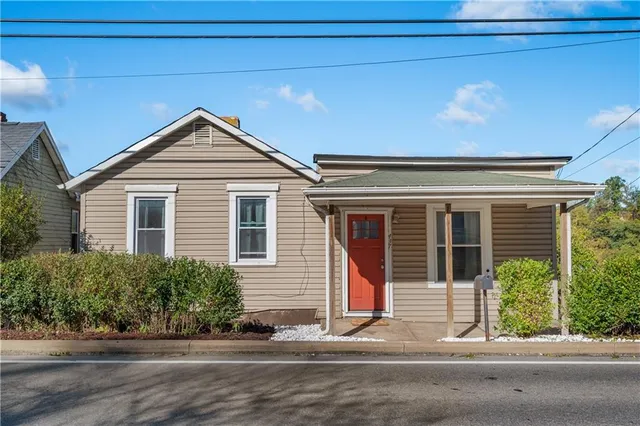 $140,000 | 437 Montgomery Avenue, Bridgeville, PA 15017