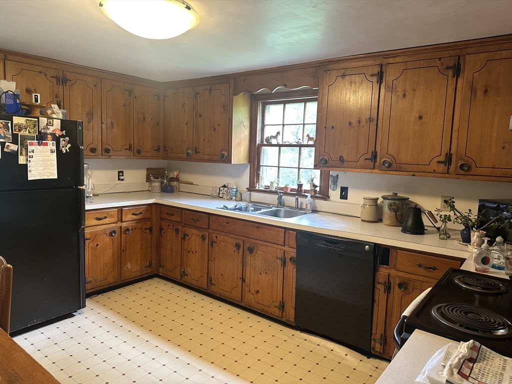 42 Grove Street Topsfield, MA 01983 - Photo 2 of 6