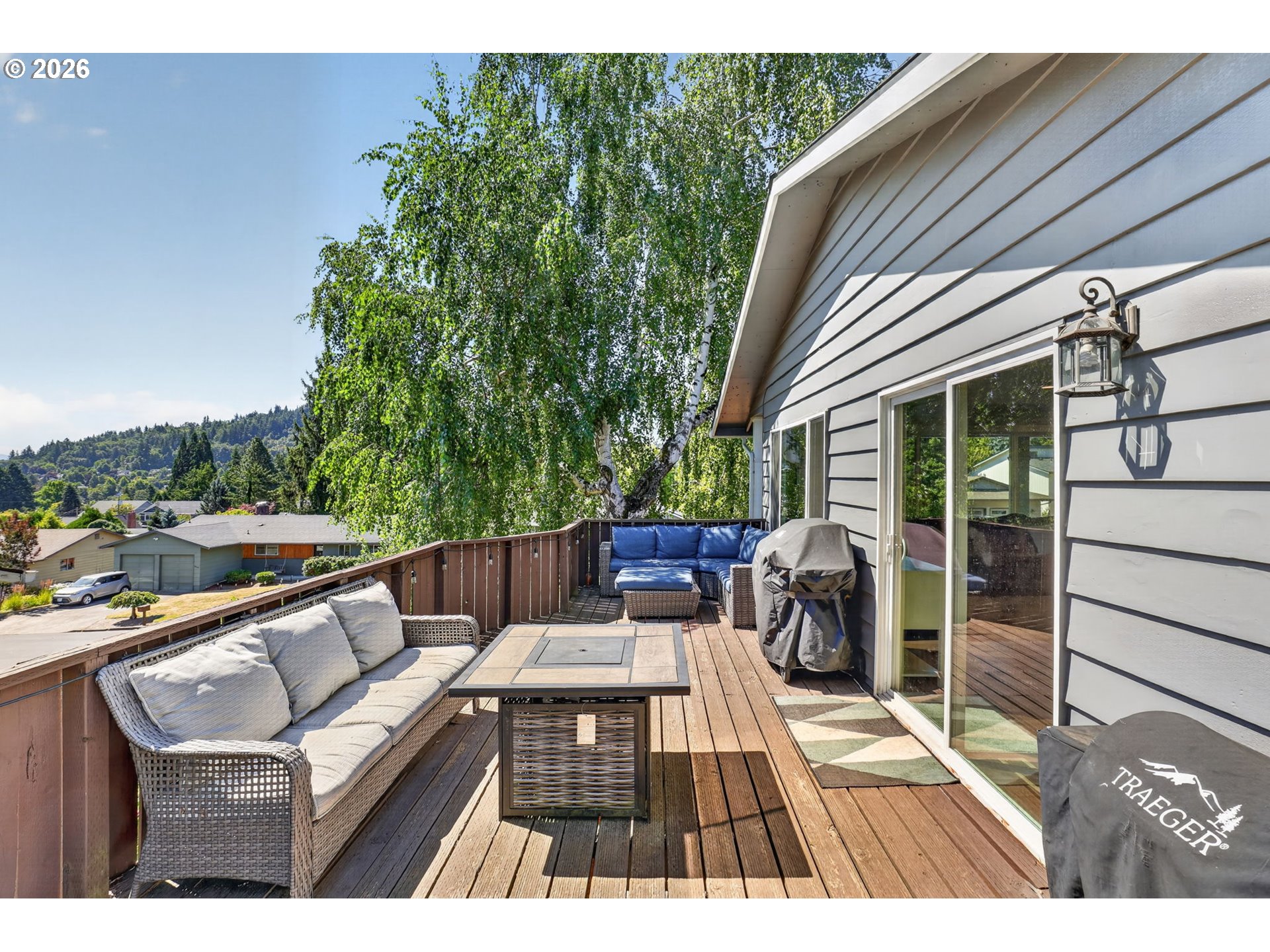 985 Northwest 3rd Street Gresham, OR 97030 - Photo 26 of 32 Deck