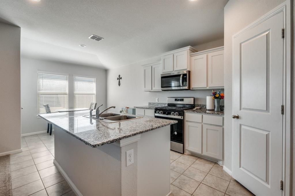 4109 Ridgeway Lane Argyle, TX 76226 - Photo 3 of 22