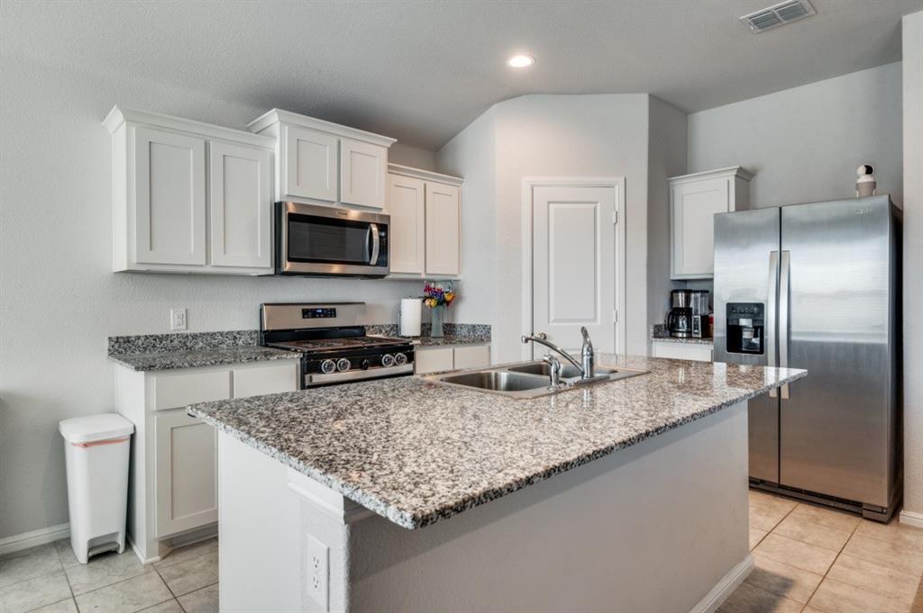 4109 Ridgeway Lane Argyle, TX 76226 - Photo 4 of 22