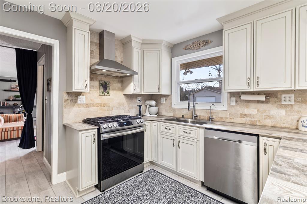 3955 Morgan Road Lake Orion, MI 48359 - Photo 15 of 56 Gallery Image 15