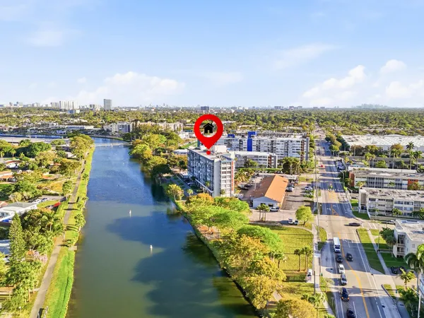 $190,000 | 16850 South Glades Drive, Unit 2G, North Miami Beach, FL 33162