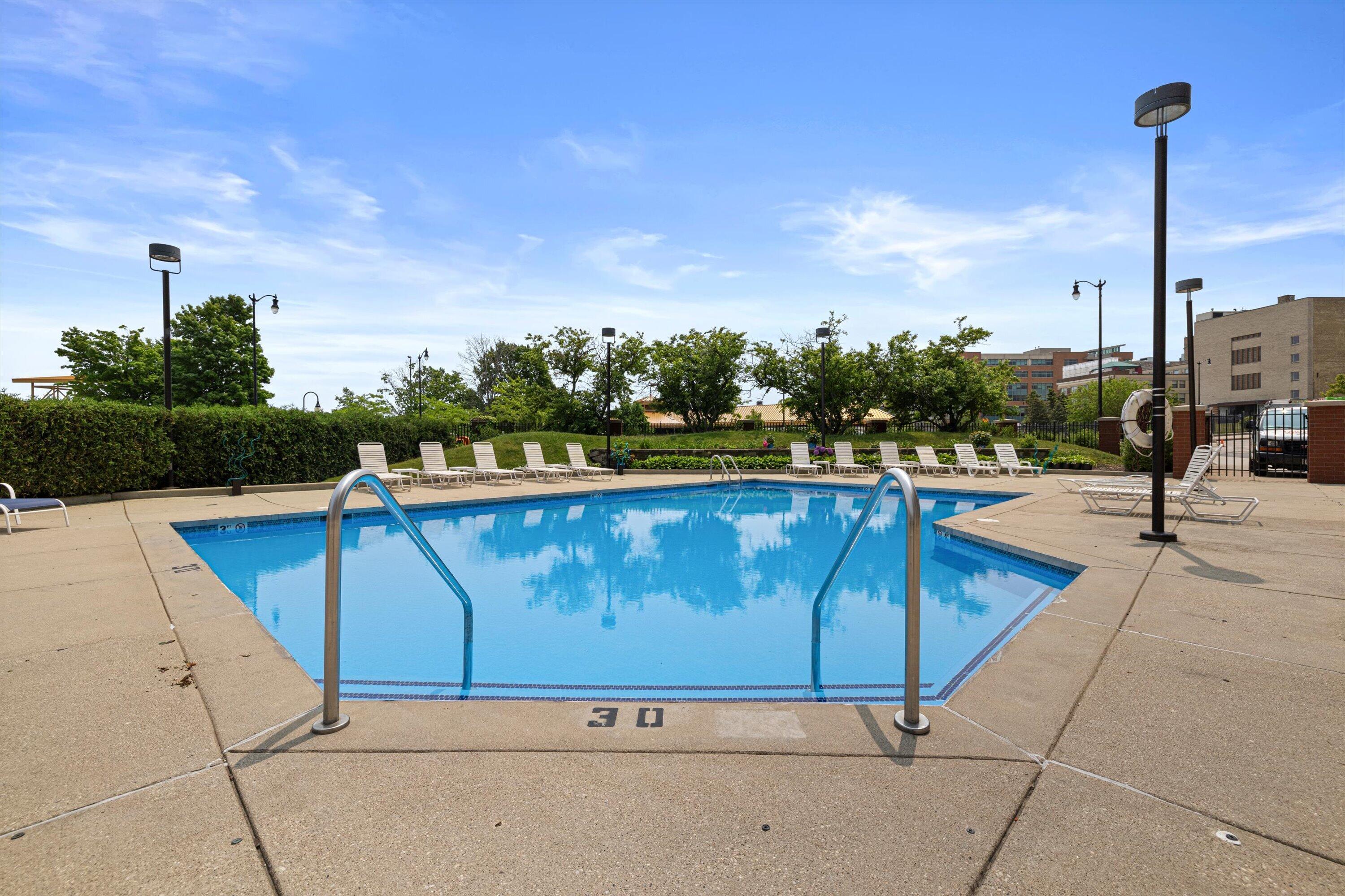 333 Lake Avenue, Unit 807 Racine, WI 53403 - Photo 31 of 57 Heated Pool