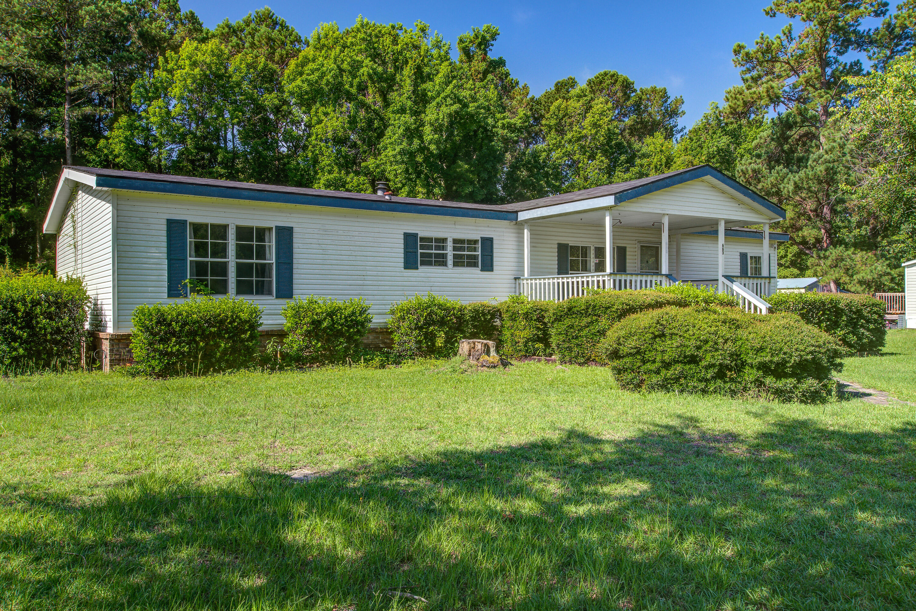 663 Barn Road Bonneau, SC 29431 - Photo 19 of 20 663 Barn rd front