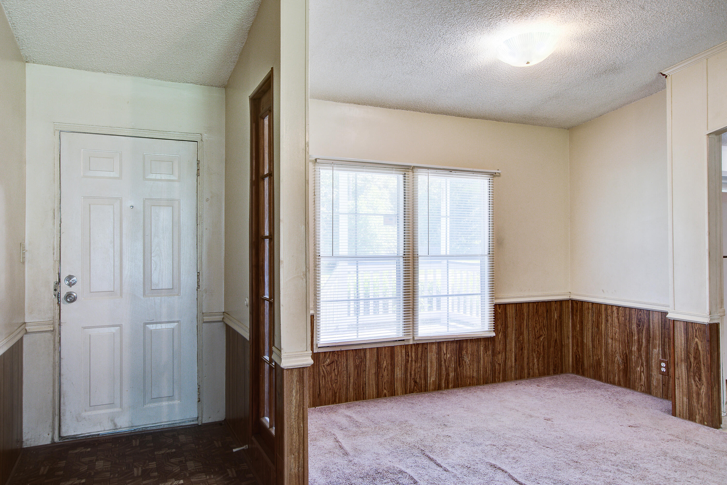 663 Barn Road Bonneau, SC 29431 - Photo 9 of 20 663 barn front door