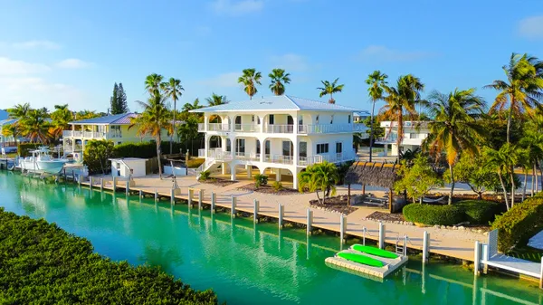 $5,380,000 | 228 West Seaview Circle, Marathon, FL 33050