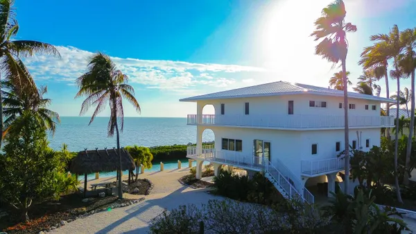 $5,380,000 | 228 West Seaview Circle, Marathon, FL 33050