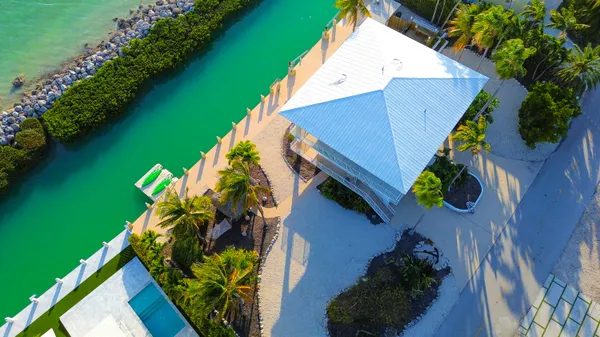 $5,380,000 | 228 West Seaview Circle, Marathon, FL 33050
