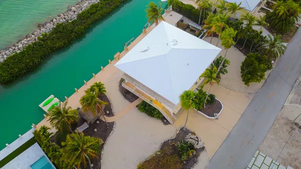 $5,380,000 | 228 West Seaview Circle, Marathon, FL 33050