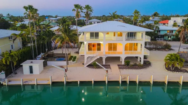 $5,380,000 | 228 West Seaview Circle, Marathon, FL 33050