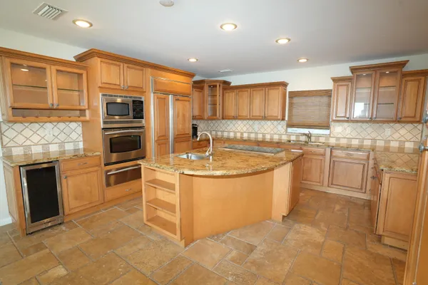 $5,380,000 | 228 West Seaview Circle, Marathon, FL 33050