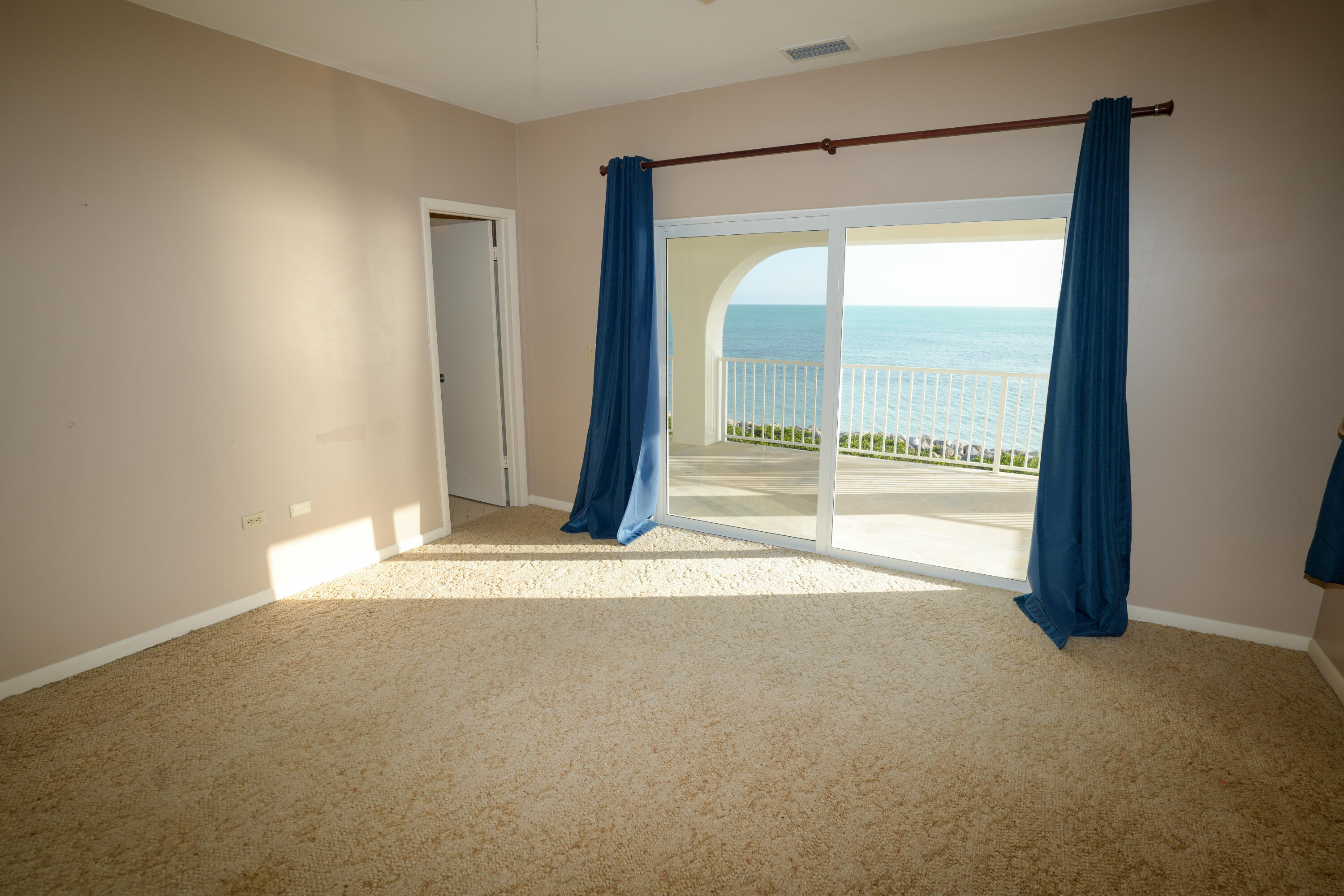 228 West Seaview Circle Duck Key, FL 33050 - Photo 34 of 37 DSC00248