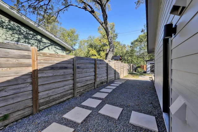 a view of a pathway of a house