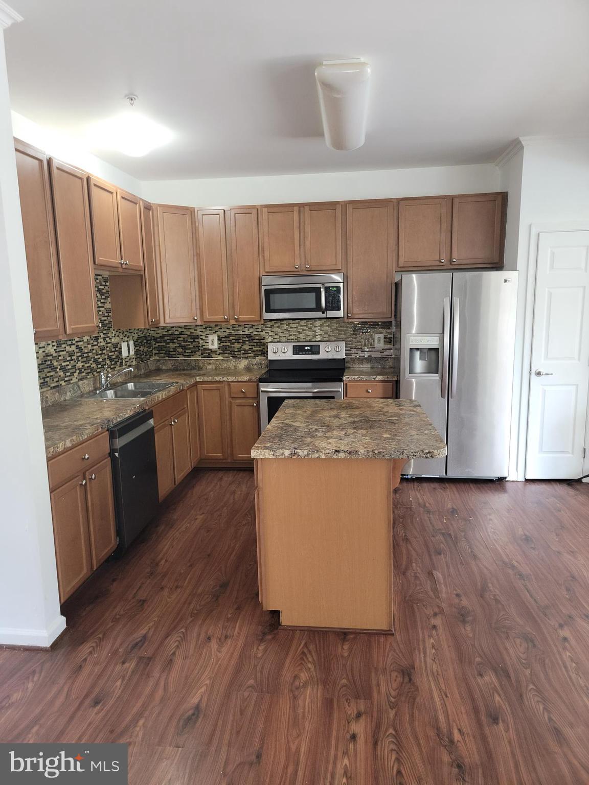 1218 Graycliff Lane Odenton, MD 21113 - Photo 17 of 59 kitchen