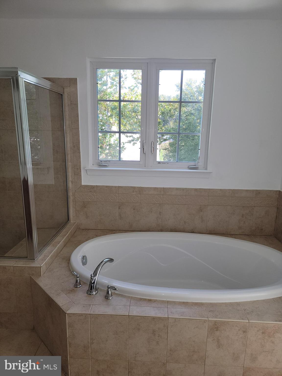 1218 Graycliff Lane Odenton, MD 21113 - Photo 29 of 59 MasterBath