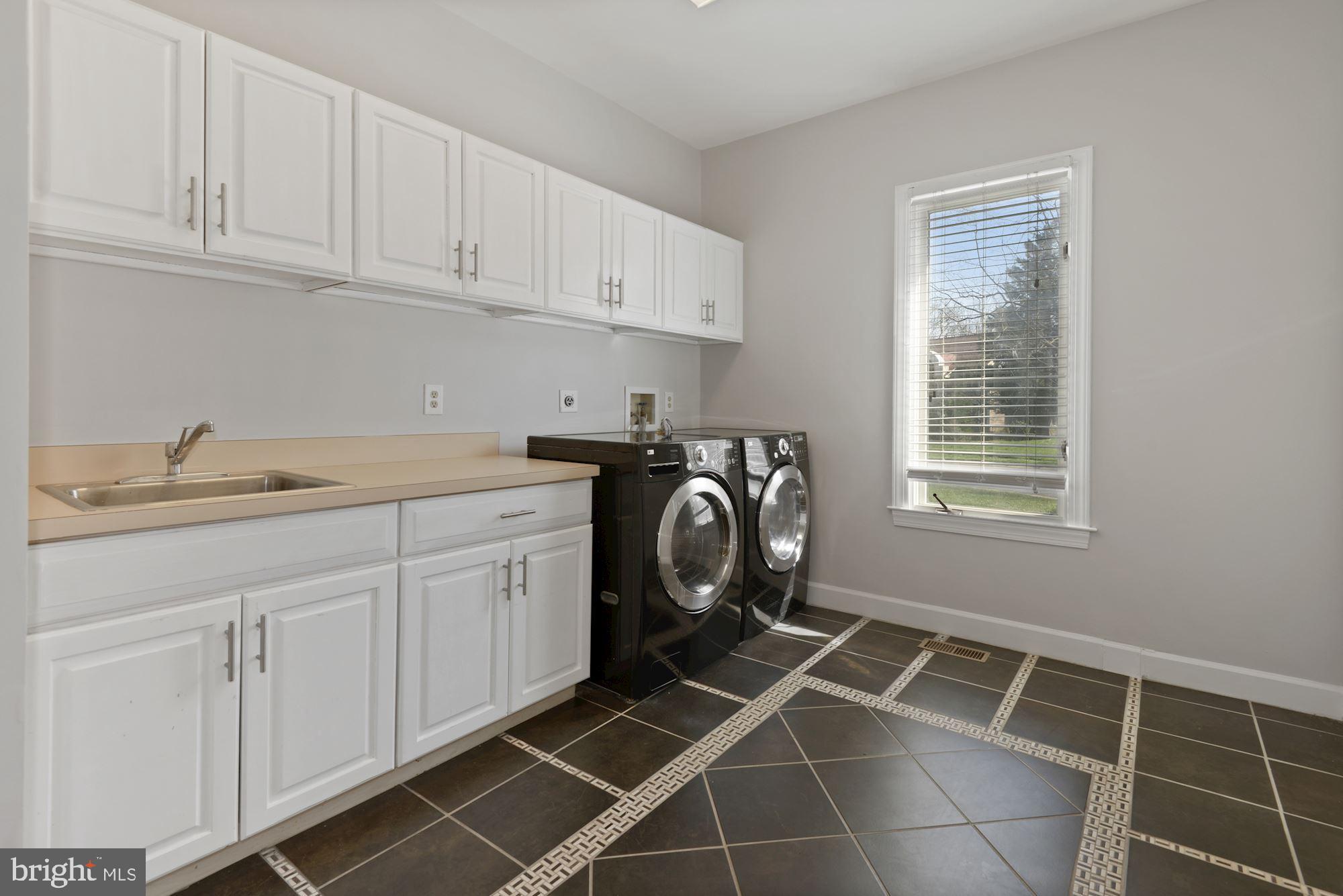 1308 Stamford Way Reston, VA 20194 - Photo 12 of 53 Main Level Laundry
