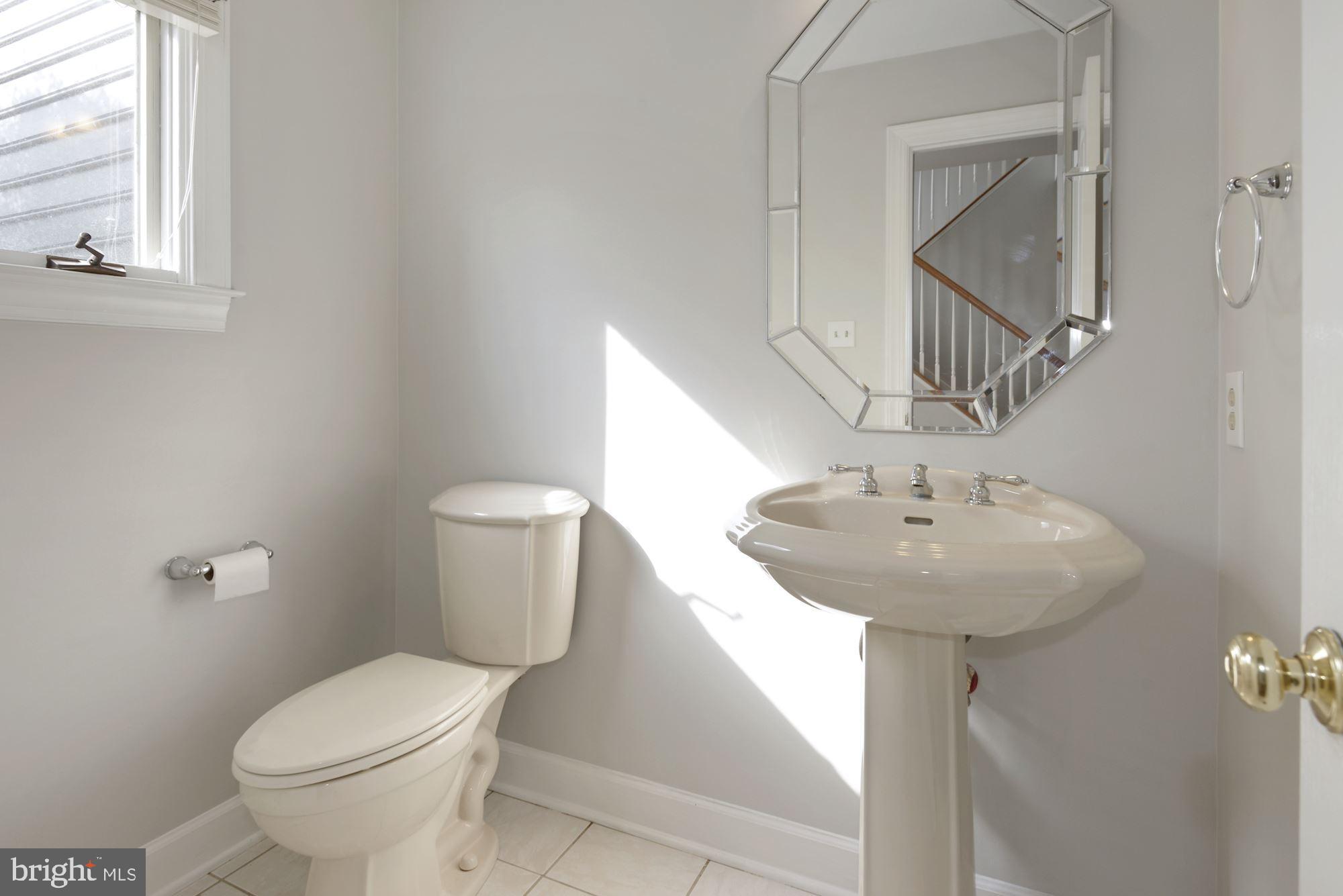 1308 Stamford Way Reston, VA 20194 - Photo 17 of 53 Half Bath