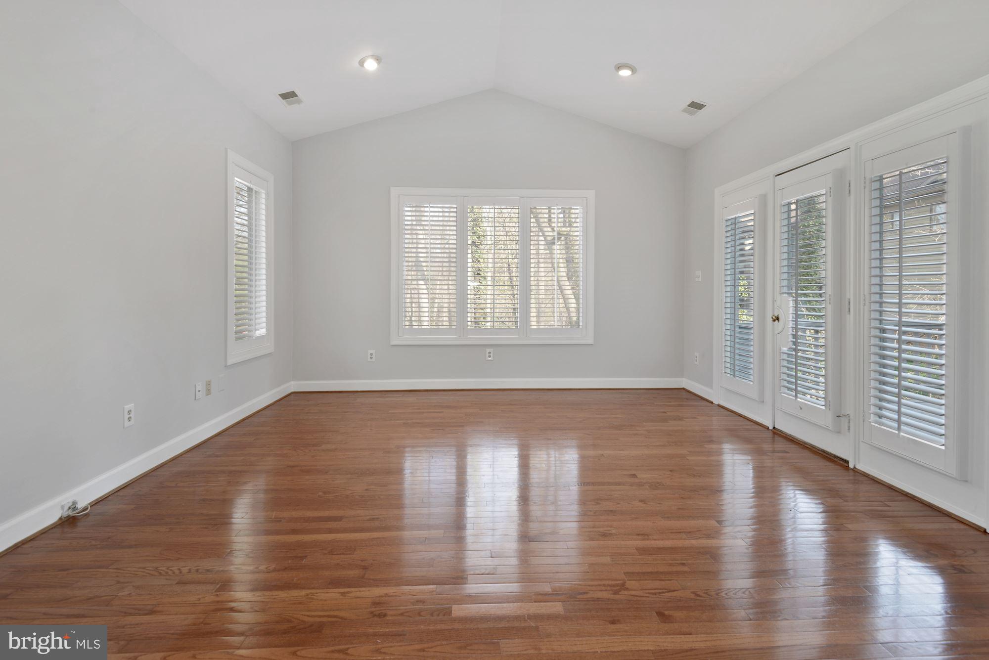 1308 Stamford Way Reston, VA 20194 - Photo 19 of 53 Main Level Primary Bedroom