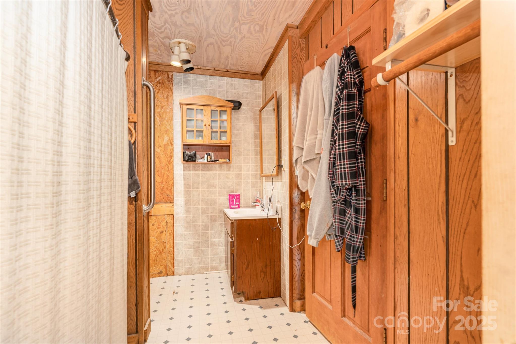 417 Phifer Road Kings Mountain, NC 28086 - Photo 16 of 31 a view of a bathroom