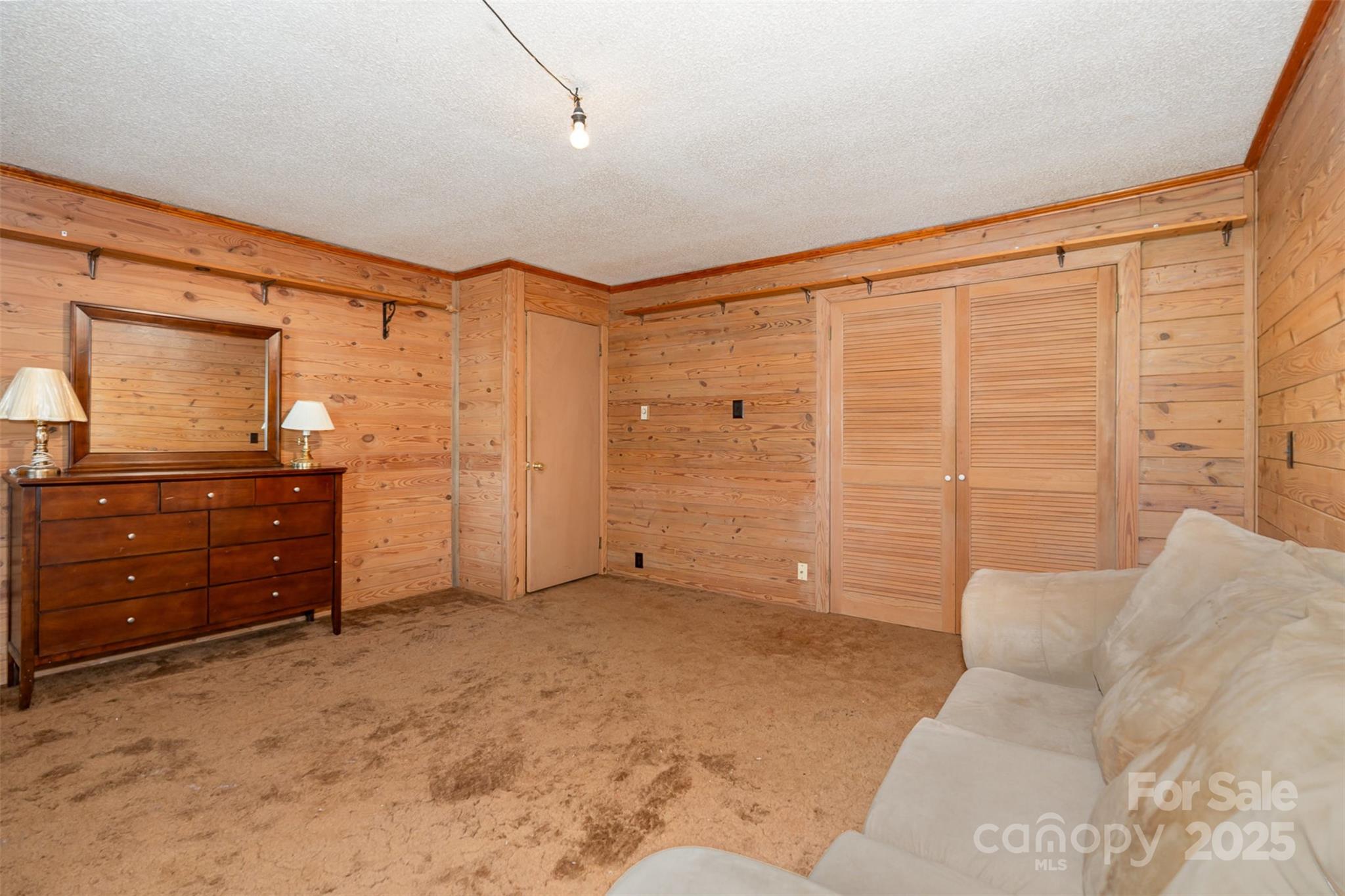 417 Phifer Road Kings Mountain, NC 28086 - Photo 24 of 31 a living room with furniture