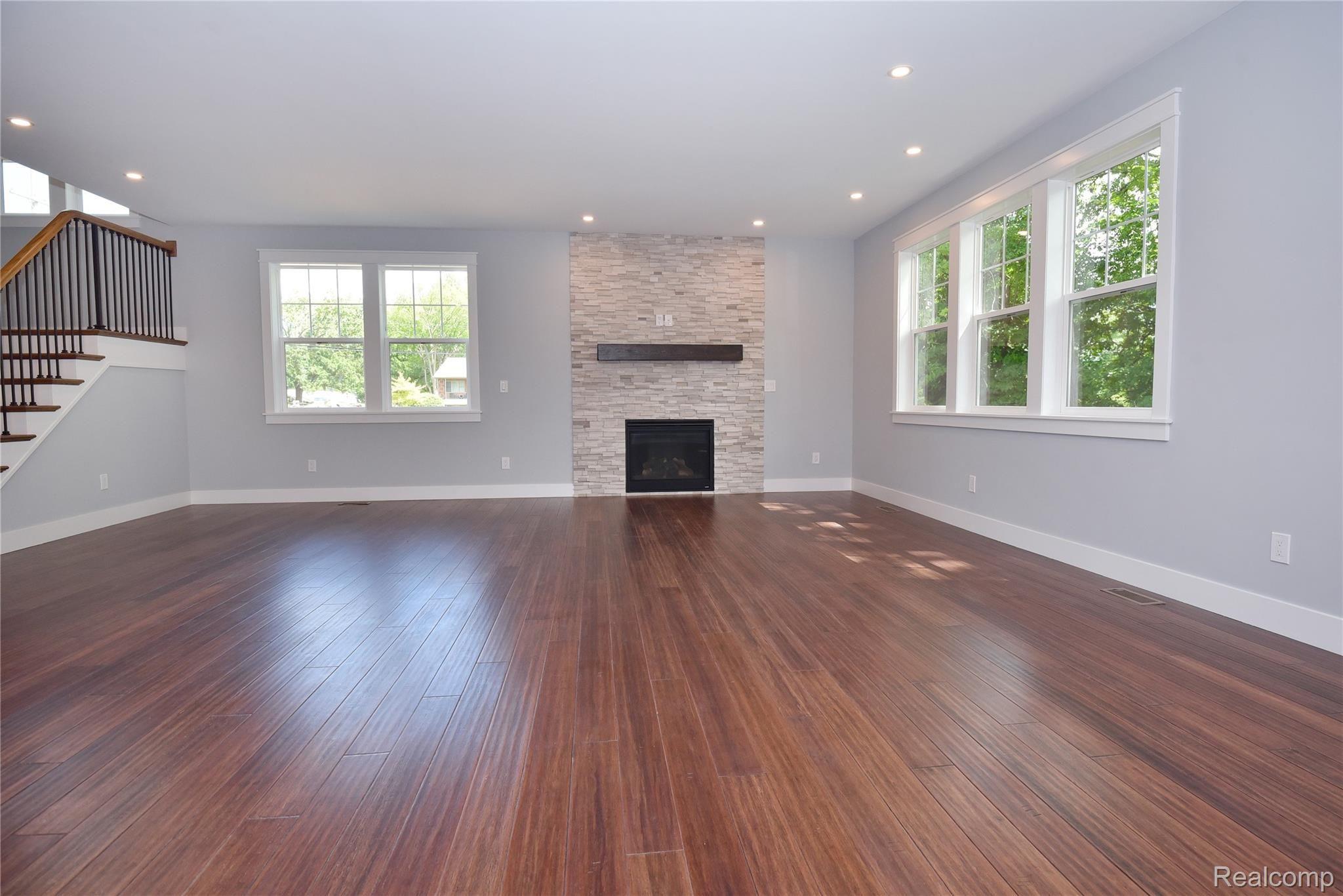 3211 Warick Road Royal Oak, MI 48073 - Photo 7 of 34 3211 Warick Road_07.JPG