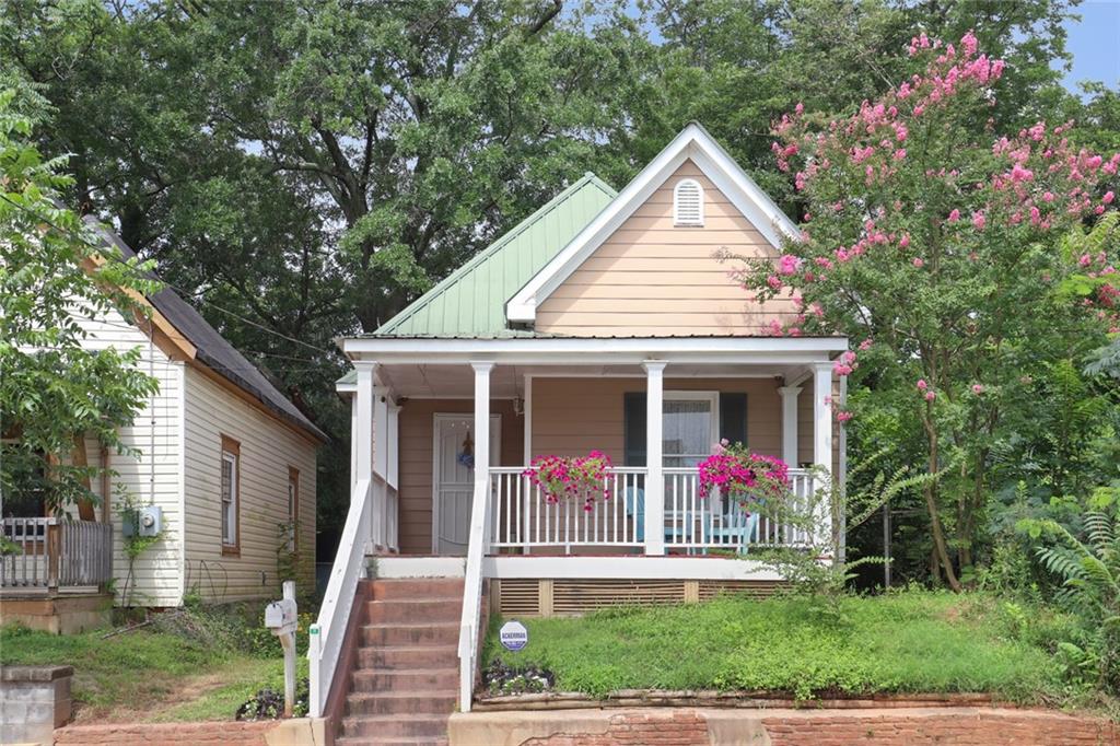 883 Sims Street Southwest Atlanta, GA 30310 - Photo 1 of 1 Charming vintage bungalow!