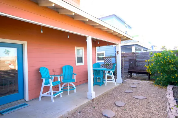 $4,000 | 2606 Eleventh Street, Unit 2, Port Aransas, TX 78373