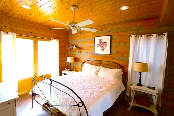 $4,000 | 2606 Eleventh Street, Unit 2, Port Aransas, TX 78373